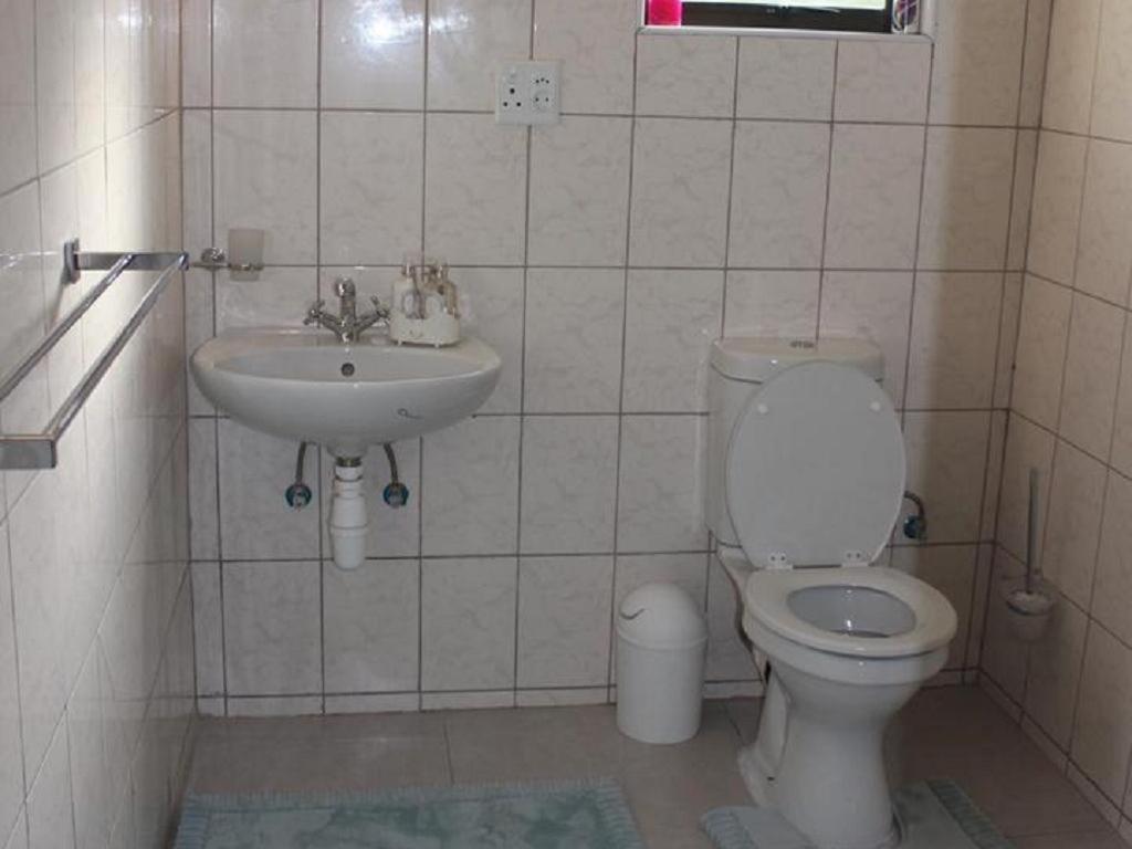 Juda Haus Lodge Катима Мулило Екстериор снимка
