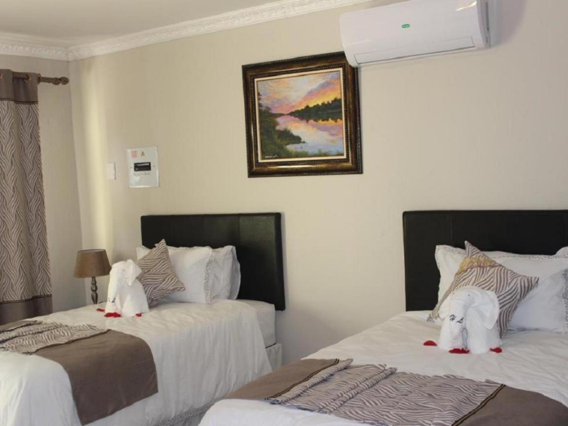 Juda Haus Lodge Катима Мулило Екстериор снимка